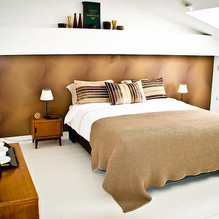 House Ninety Guesthouse Иксель Номер фото