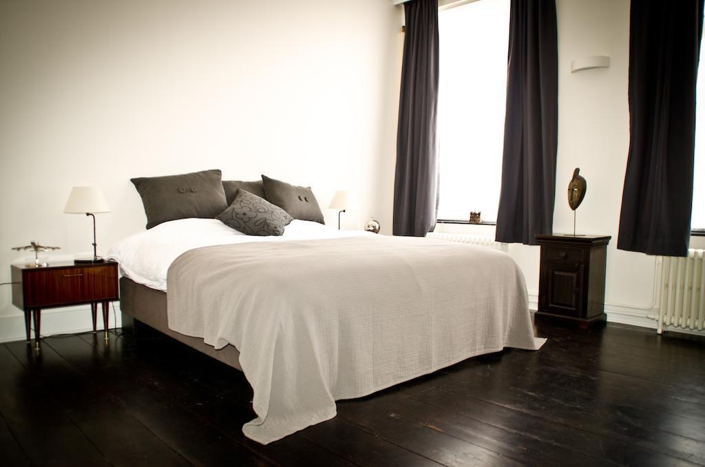House Ninety Guesthouse Иксель Номер фото
