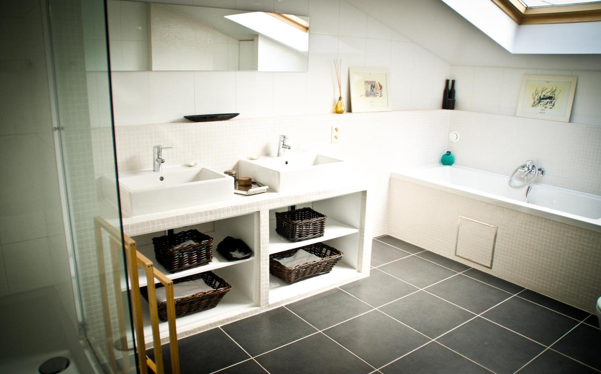 House Ninety Guesthouse Иксель Экстерьер фото